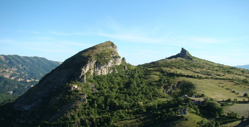 Le Rocher du Dromon à St Geniez